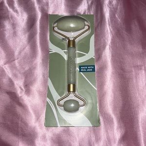 Unopened jade roller
